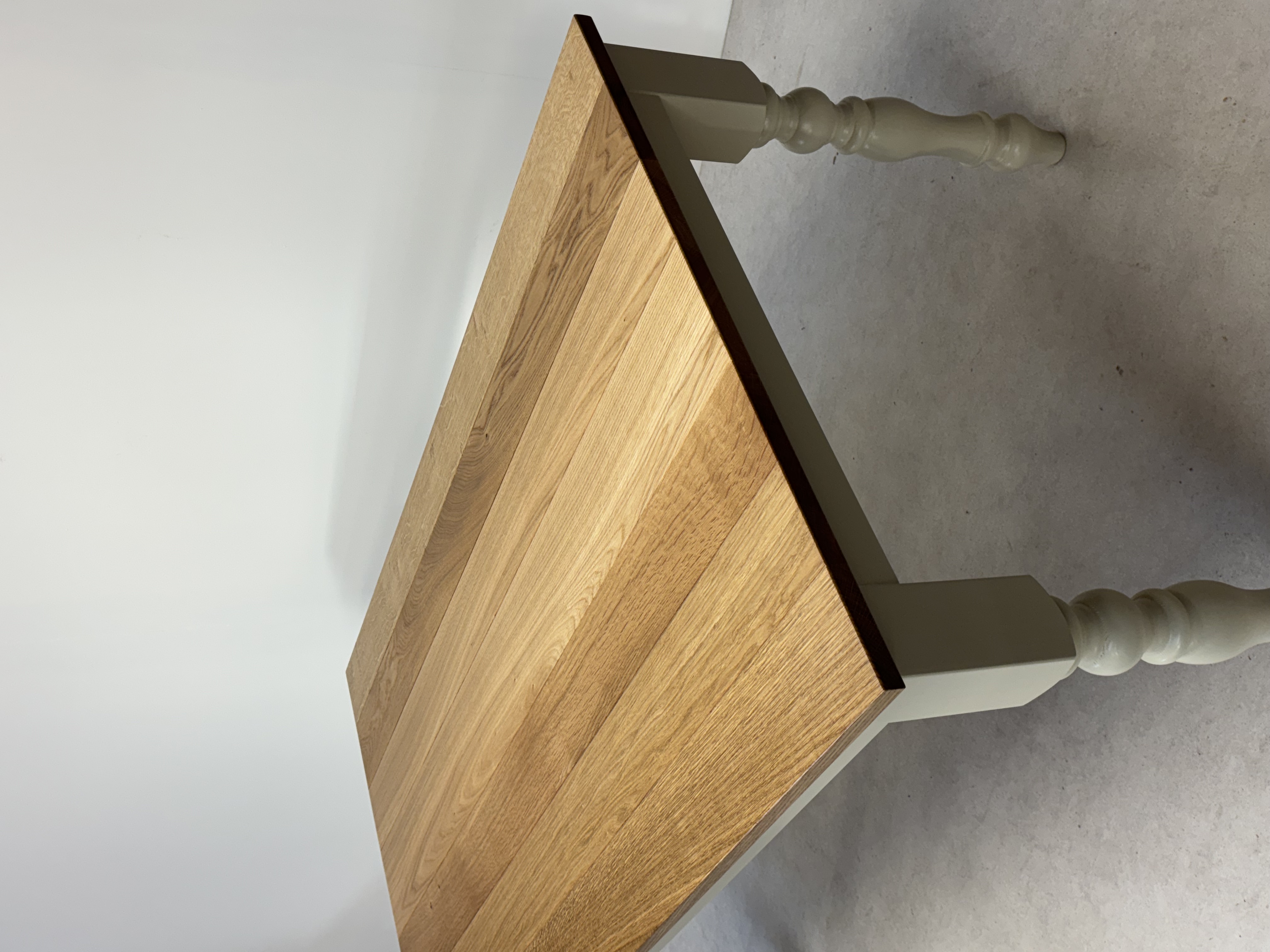 Oak top detail